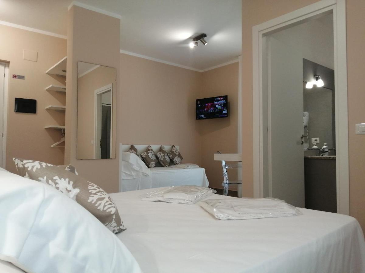 Villa Laura Residence Hotel Apartments & Studios アシェーア エクステリア 写真