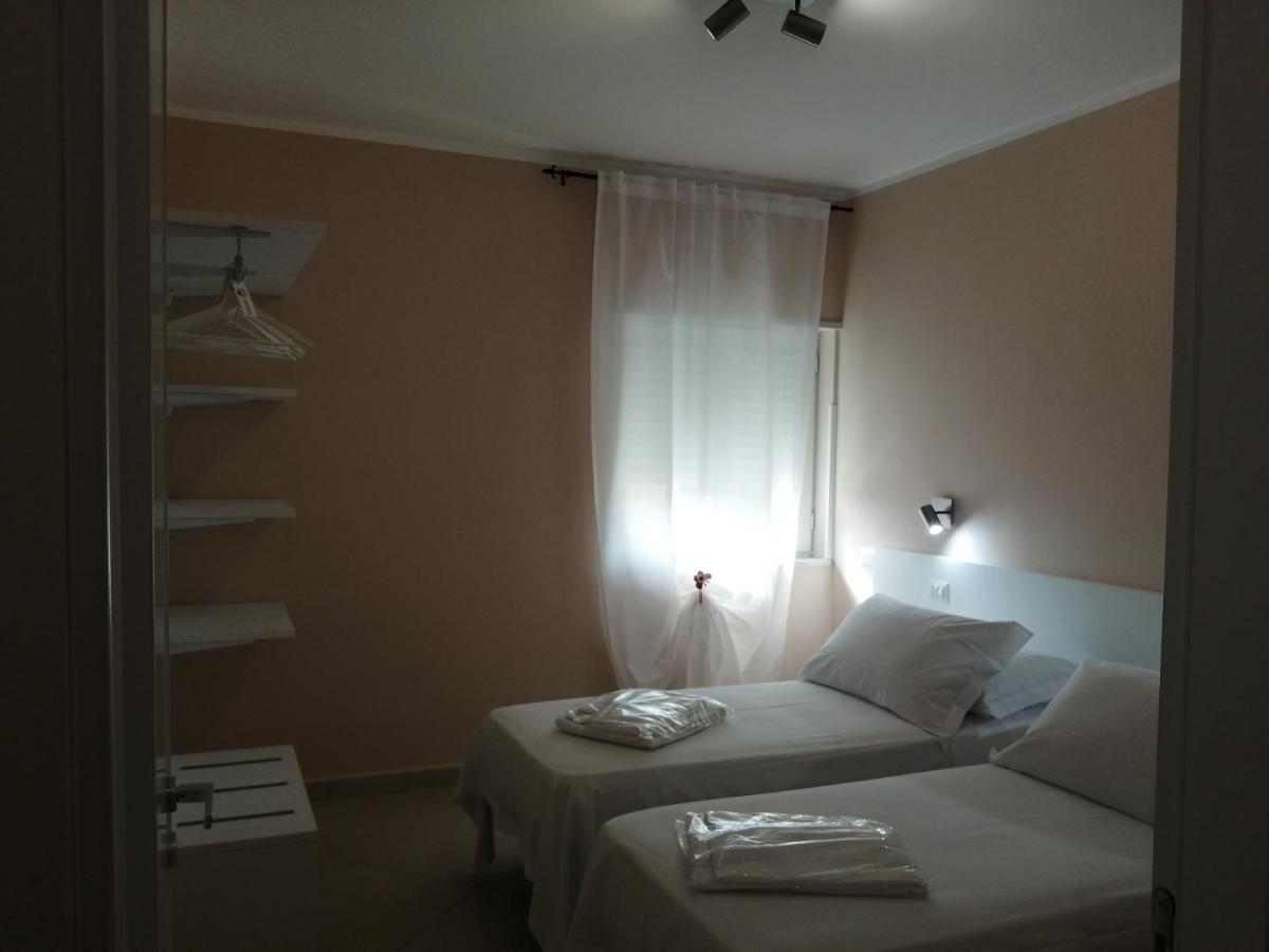 Villa Laura Residence Hotel Apartments & Studios アシェーア エクステリア 写真