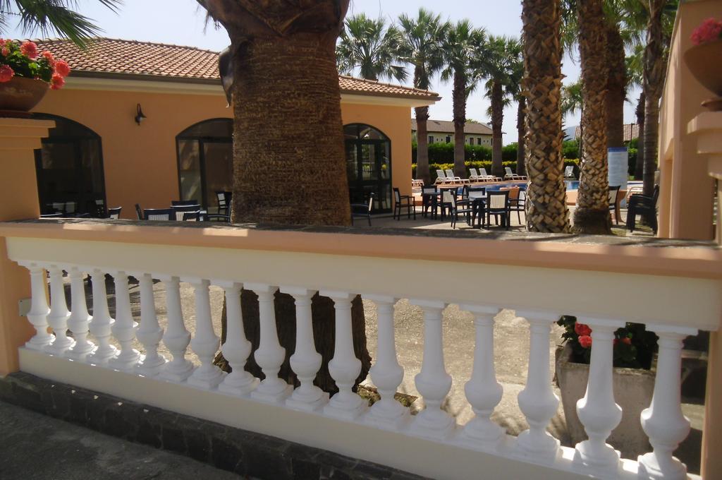 Villa Laura Residence Hotel Apartments & Studios アシェーア エクステリア 写真