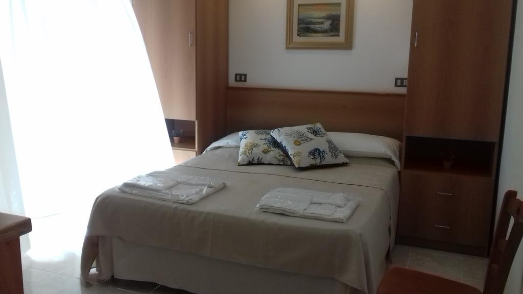 Villa Laura Residence Hotel Apartments & Studios アシェーア エクステリア 写真
