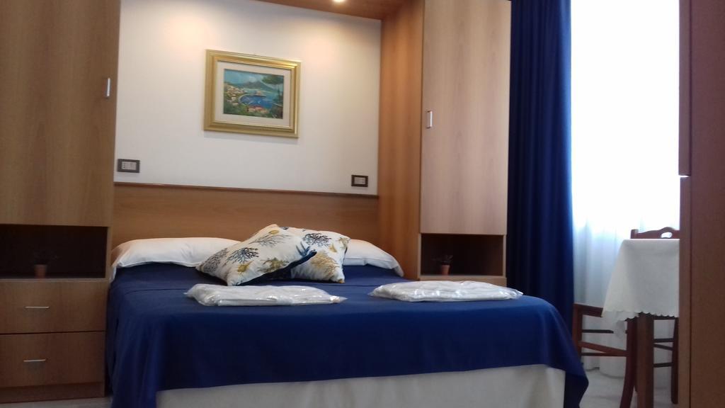 Villa Laura Residence Hotel Apartments & Studios アシェーア エクステリア 写真
